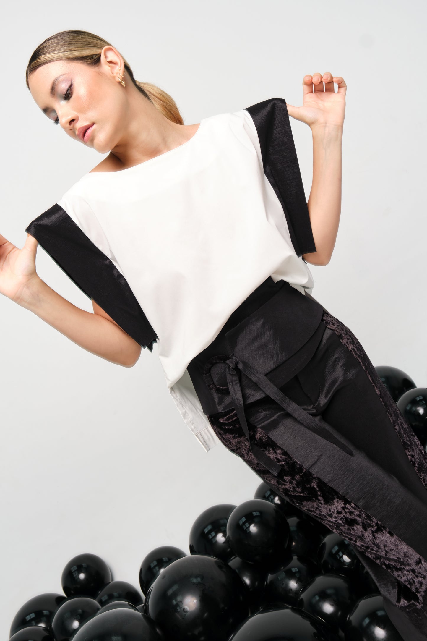 DIAMANTE NEGRO BLOUSE